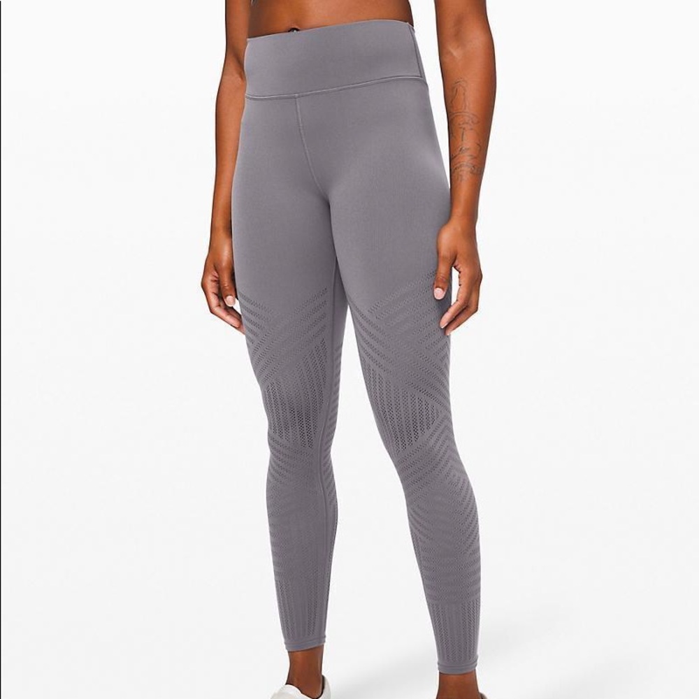 BNWT Lululemon Reveal Mesh Stripe Leggings